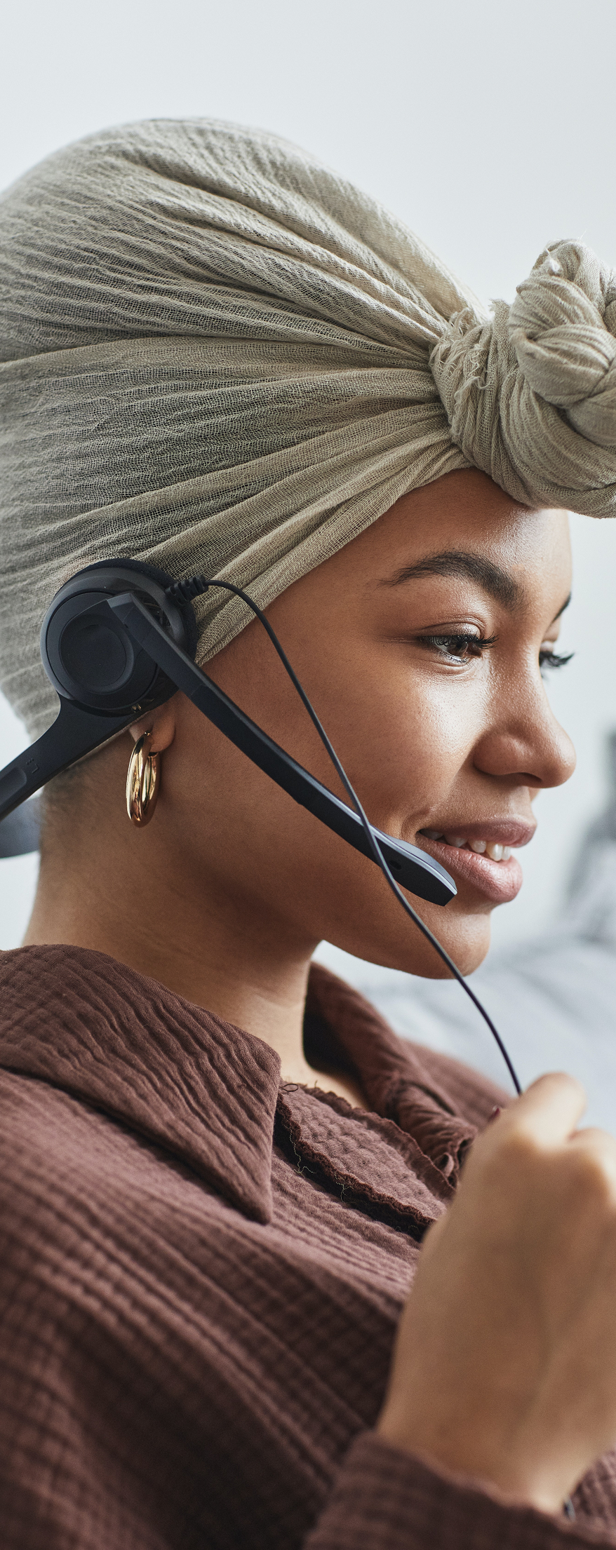 business-people-good-teamwork-in-office-teamwork-2026-01-08-07-24-32-utc 1