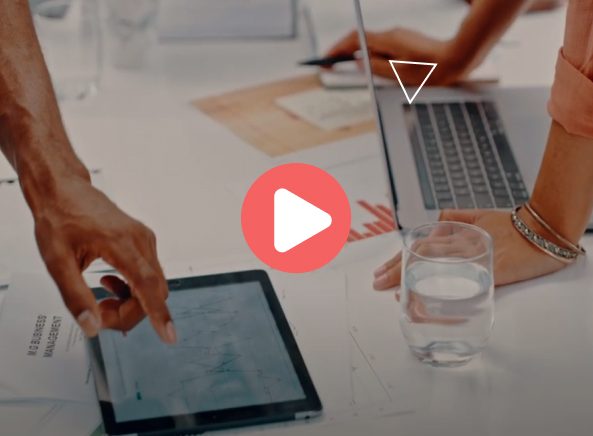 People working in laptop - Onix